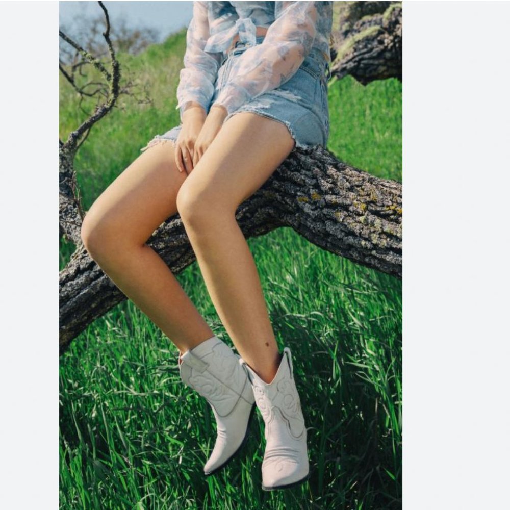 Urban Outfitters Leather Western Cowboy Ankle Boots Size 10 Women
